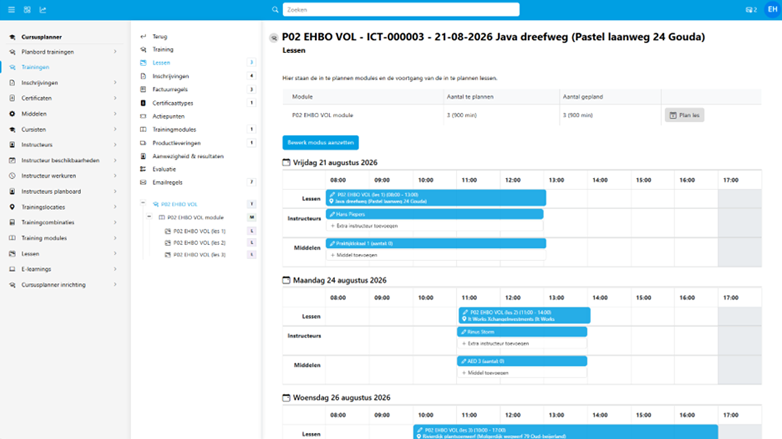 Schermafbeelding van ChainWise 10: lessen van een training inplannen per dag, met instructeurs en middelen